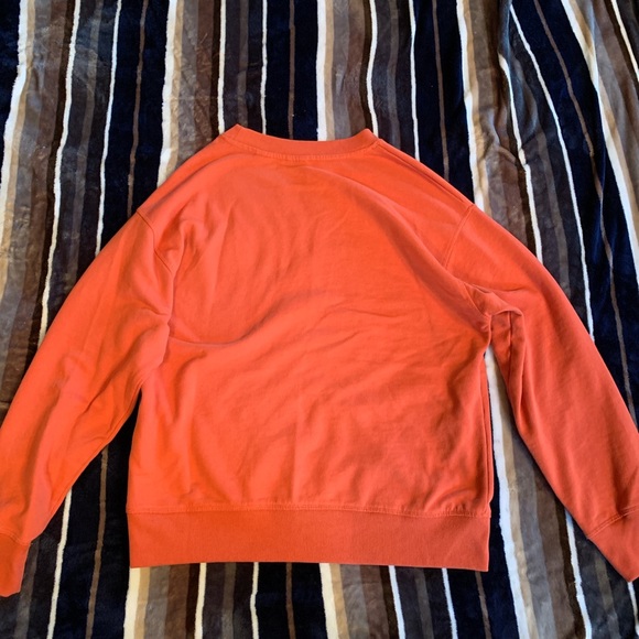 Super cute early 2000s Levi’s Sweatshirt - Picture 2 of 4